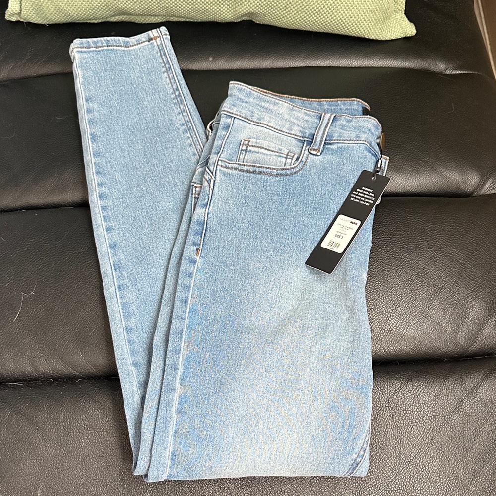 Fashion Nova Light Wash High-Rise Skinny Jeans